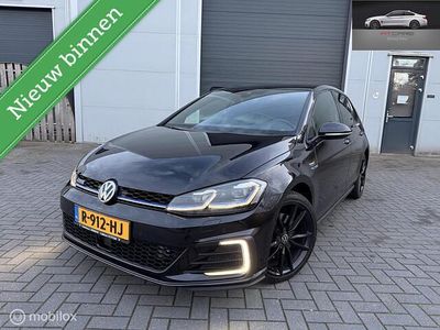 Zwart Gebruikt 2018 VW Golf VII GTE Hatchback | € 19.495 (Eerlijke prijs)