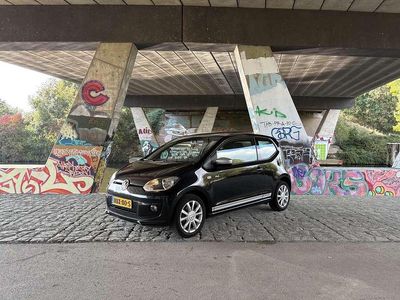 Zwart Gebruikt 2015 VW up! CLUB Hatchback | € 5.750 (Eerlijke prijs)