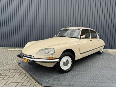 Beige Occasion 1973 DS Automobiles DS5 Hatchback | € 15.950