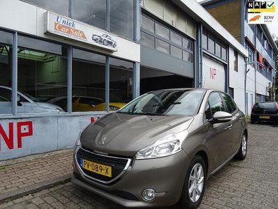 Grijs Gebruikt 2012 Peugeot 208 Allure Hatchback | € 4.250 (Eerlijke prijs)