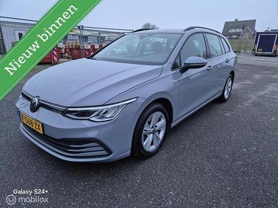 Grijs Occasion 2021 VW Golf VIII Stationwagen | € 16.950 (Eerlijke prijs)