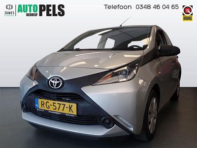 Grijs Occasion 2017 Toyota Aygo Hatchback | € 6.750 (Eerlijke prijs)