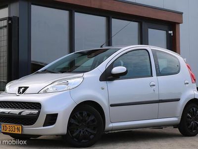 Grijs Gebruikt 2010 Peugeot 107 Urban Move Hatchback | € 3.250 (Eerlijke prijs)