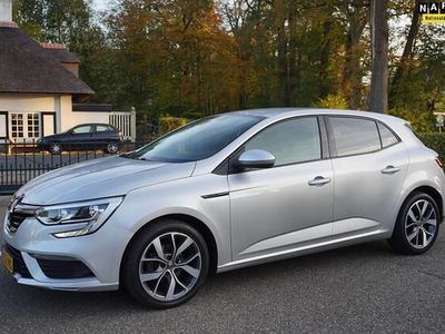 Grijs Gebruikt 2016 Renault Mégane IV Zen Hatchback | € 9.900 (Iets duurder)