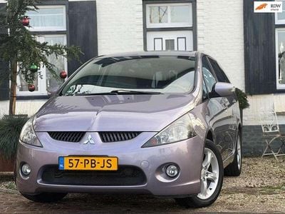 Rood (metallic) Gebruikt 2004 Mitsubishi Grandis Intense MPV | € 1.995 (Eerlijke prijs)