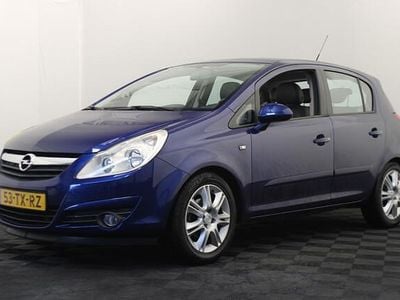 Blauw Occasion 2007 Opel Corsa Cosmo Hatchback | € 2.499 (Eerlijke prijs)