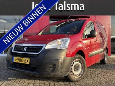 Rood Occasion 2017 Peugeot Partner MPV | € 8.445 (Eerlijke prijs)