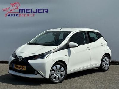 Occasion Toyota Aygo X-play 69 PK (50 kW) 2017 Wit Hatchback