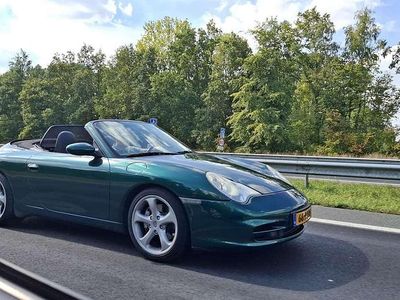 Groen (metallic) Occasion 2002 Porsche 911 Carrera 4 Cabriolet Cabriolet | € 32.450