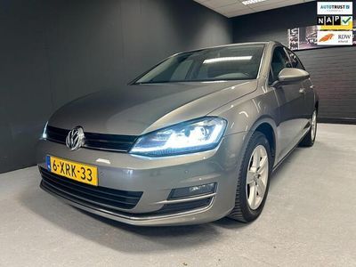 tweedehands VW Golf VII 1.2 TSI Highline 6Bak 17inch NAP Multi-stuur GTI Dubbele uitlaat.