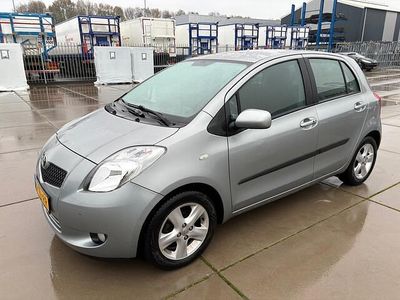 Grijs Gebruikt 2007 Toyota Yaris Luna Hatchback | € 5.895 (Eerlijke prijs)