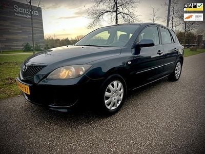 Groen Gebruikt 2004 Mazda 3 Exclusive Hatchback | € 1.350