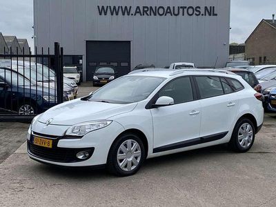 Wit, metallic lak Gebruikt 2013 Renault Mégane GrandTour Expression Stationwagen | € 3.500