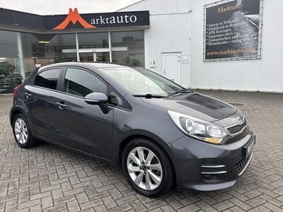 Grijs Gebruikt 2015 Kia Rio DREAM-TEAM Edition Hatchback | € 9.440 (Eerlijke prijs)