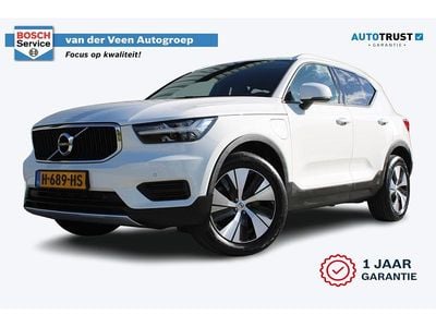 Wit Gebruikt 2020 Volvo XC40 Momentum SUV | € 25.950 (Eerlijke prijs)