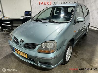 Nissan Almera Tino