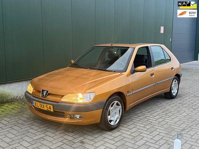 Geel Occasion 1999 Peugeot 306 | € 2.350 (Eerlijke prijs)