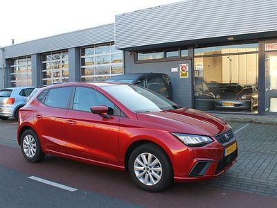 Rood (metallic) Gebruikt 2021 Seat Ibiza Business Hatchback | € 14.999 (Goede deal)