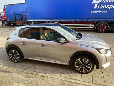 Grijs Occasion 2021 Peugeot e-208 GT Hatchback | € 17.486 (Goede deal)