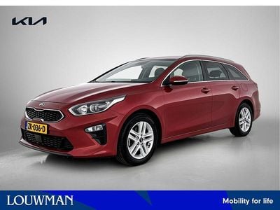 Rood Gebruikt 2019 Kia Ceed Hatchback | € 17.795 (Eerlijke prijs)