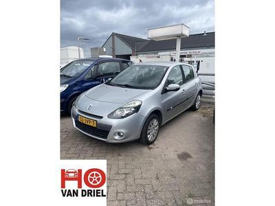 Occasion Renault Clio II Expression 75 PK (55 kW) 2009 Grijs Hatchback