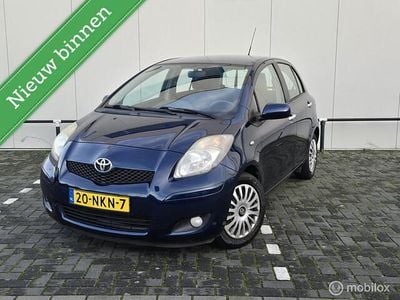 Blauw Gebruikt 2010 Toyota Yaris Hatchback | € 4.275 (Eerlijke prijs)