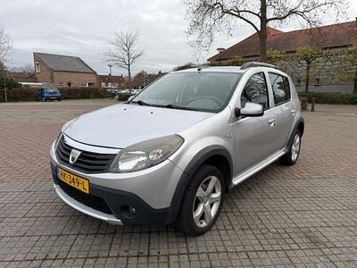 Grijs Gebruikt 2009 Dacia Sandero Stepway Hatchback | € 3.590 (Eerlijke prijs)