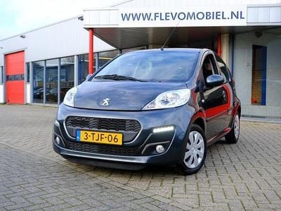 Grijs (metallic) Gebruikt 2014 Peugeot 107 Active Hatchback | € 6.250 (Eerlijke prijs)