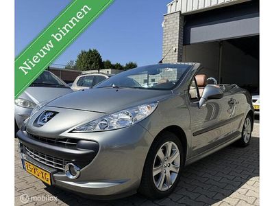 Grijs Gebruikt 2007 Peugeot 207 CC Cabriolet | € 2.999 (Eerlijke prijs)