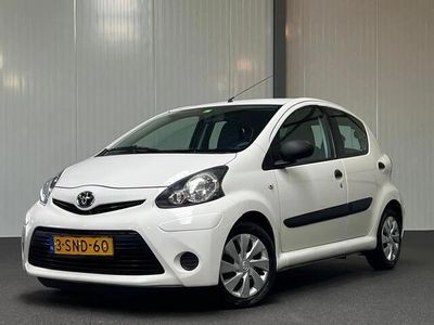 tweedehands Toyota Aygo 5-drs [ NAP cruise AC 1e eig. ] 1.0 VVT-i Now