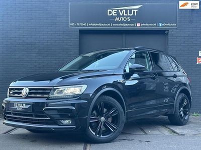 Zwart (metallic) Gebruikt 2019 VW Tiguan R-line SUV | € 27.950 (Eerlijke prijs)