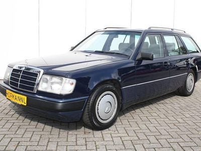 Blauw Gebruikt 1986 Mercedes E230 Sedan | € 15.990