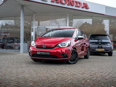 Rood (metallic) Gebruikt 2021 Honda Jazz Executive Hatchback | € 22.750 (Eerlijke prijs)