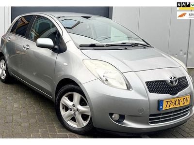 Grijs Occasion 2007 Toyota Yaris Luna Hatchback | € 3.999 (Goede deal)