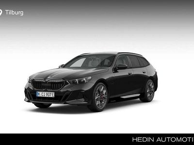 Zwart (metallic) Gebruikt 2024 BMW 550e Stationwagen | € 114.500 (Eerlijke prijs)