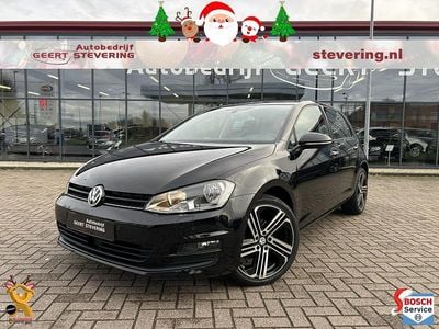 Zwart Gebruikt 2015 VW Golf VII Hatchback | € 12.545 (Eerlijke prijs)