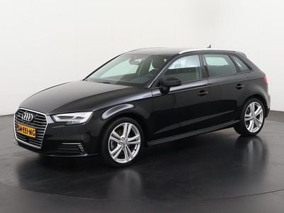 Zwart Gebruikt 2020 Audi A3 Sportback e-tron Sport Hatchback | € 20.945 (Eerlijke prijs)