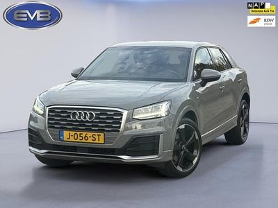 Grijs (metallic) Gebruikt 2020 Audi Q2 S-Line SUV | € 21.945 (Eerlijke prijs)
