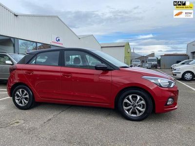 tweedehands Hyundai i20 1.2 HP i-Motion Premium AIRCO | STOEL EN STUURVERWARMING | CRUISE | PDC | NAP | APK |