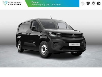 Diamond black (zwart metallic) Nieuw 2026 Opel Combo-e Life Sedan | € 32.789 (Iets duurder)