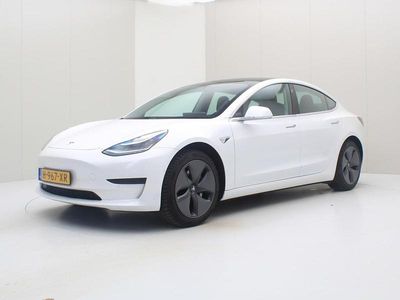 Wit (parellak) Occasion 2020 Tesla Model 3 Standard Range Sedan | € 18.400 (Goede deal)