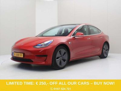 Rood Occasion 2020 Tesla Model 3 Standard Range Sedan | € 19.900 (Eerlijke prijs)