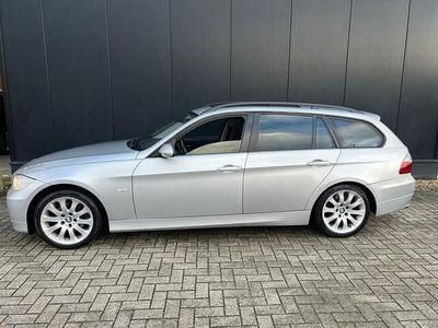 Occasion BMW 325 Executive 218 PK (160 kW) 2005 Grijs (metallic) Stationwagen