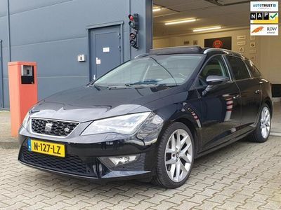 tweedehands Seat Leon ST 2.0 TDI FR Dynamic / PANO / CARPLAY / STOELVERW. / SENSOR V+A / LEDER-ALCANTARA / DAB+ / CRUISE / LED / NWE BEURT !