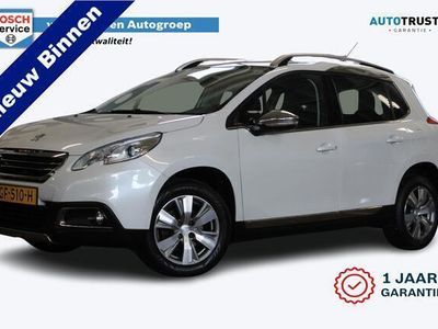 tweedehands Peugeot 2008 1.2 PureTech Allure | Incl. 12 maanden garantie | Navigatie | Cruise control | Climate control | Parkeersensoren | Half leder | Dealer onderhouden | Panorama dak | Parelmoer | 16'' lichtmetaal |