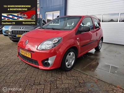Rood Occasion 2011 Renault Twingo Authentique Hatchback | € 1.999 (Eerlijke prijs)