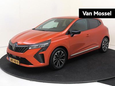 Oranje Gebruikt 2025 Renault Clio V Techno Hatchback | € 22.440 (Duur)