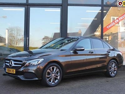 Beige (metallic) Gebruikt 2015 Mercedes C220 Sedan | € 13.850