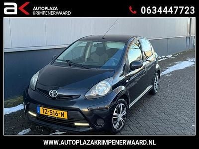 Zwart Gebruikt 2014 Toyota Aygo Hatchback | € 4.450 (Goede deal)