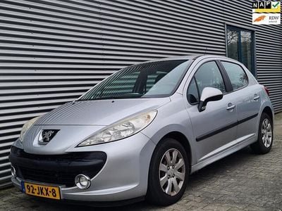 Grijs (metallic) Occasion 2009 Peugeot 207 Hatchback | € 1.595 (Eerlijke prijs)